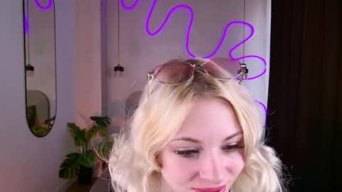 Snapshot of dayicutie chatting on May 12, 2026, 7:16 am Kylie online show from May 12, 2026, 7:16 am