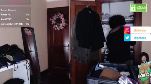 Snapshot of dchcco chatting on December 4, 2024, 10:51 pm Duchess Coco - Coco Puffs online show from December 4, 2024, 10:51 pm