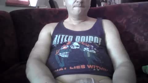 Play with me while I watch you german handsome squirtlover love small girls small tits big clit cut c2c shaved online show from June 18, 2026, 9:36 am