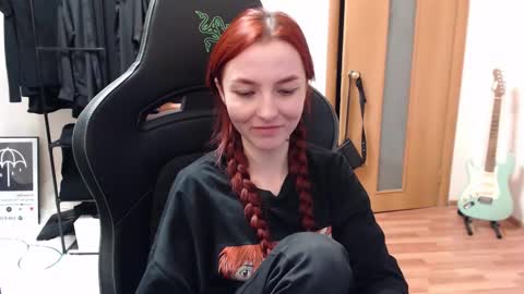 Snapshot of dead_girll chatting on December 14, 2024, 12:11 am freak online show from December 14, 2024, 12:11 am