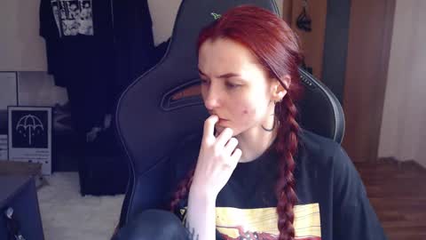 Snapshot of dead_girll chatting on February 20, 2025, 12:30 am freak online show from February 20, 2025, 12:30 am