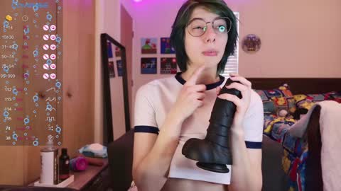 Snapshot of deadratsoup chatting on December 16, 2024, 4:16 pm Rat online show from December 16, 2024, 4:16 pm