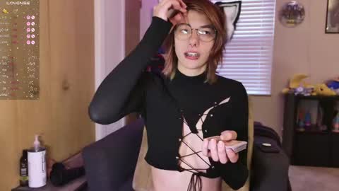 Snapshot of deadratsoup chatting on October 15, 2025, 2:50 pm Rat online show from October 15, 2025, 2:50 pm