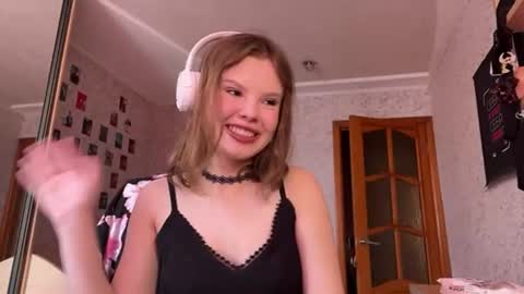 Dee online show from July 1, 2026, 11:01 am