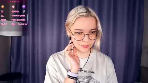 Snapshot of deannmaslen chatting on November 27, 2025, 5:53 am Charlie 18yo online show from November 27, 2025, 5:53 am