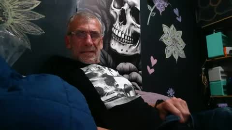 deanofflove2210 online show from July 10, 2026, 7:34 am