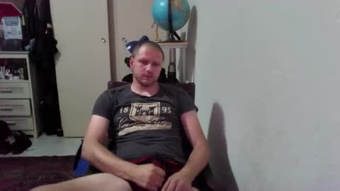 Snapshot of deanthickdick chatting on February 4, 2026, 7:53 pm deanthickdick online show from February 4, 2026, 7:53 pm