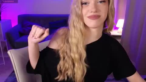 Tessa online show from March 8, 2026, 1:59 pm