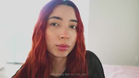 Snapshot of dearnina chatting on December 4, 2025, 12:36 pm NINA 30OFF online show from December 4, 2025, 12:36 pm