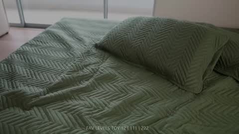 Snapshot of dearnina chatting on December 20, 2025, 12:12 pm NINA 30OFF online show from December 20, 2025, 12:12 pm