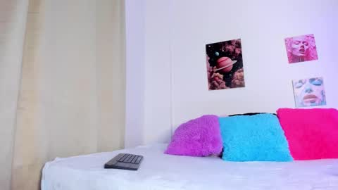 debbie_hans online show from November 27, 2025, 11:12 am