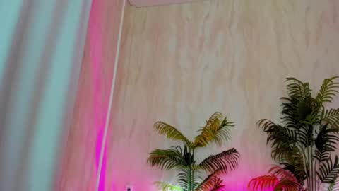 Debbie Mon Tue Fri Sun Sat GMT 3 1000am - 0400pm  online show from December 19, 2024, 4:02 pm