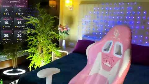 Snapshot of debbie_taylor chatting on July 12, 2026, 5:26 pm Debbie Mon Tue Fri Sun Sat GMT 3 1000am - 0400pm online show from July 12, 2026, 5:26 pm