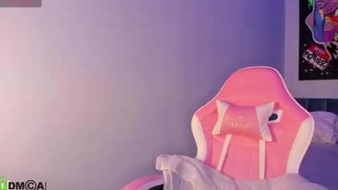 Jennifer online show from December 17, 2025, 11:22 pm