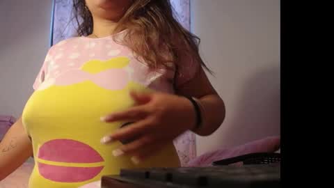 Snapshot of debie_lehee chatting on January 28, 2025, 11:28 am Victoria online show from January 28, 2025, 11:28 am