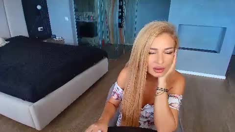 Monique online show from July 28, 2026, 9:15 am