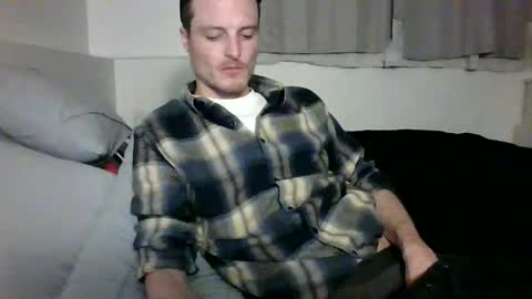 Dee4dayz online show from May 1, 2026, 2:38 am