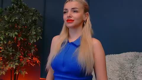 DeeaVIP online show from April 24, 2026, 5:21 am