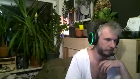 Deen online show from November 14, 2025, 8:07 pm