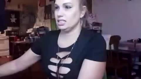 Snapshot of deedeemarie02 chatting on November 29, 2025, 12:52 pm Deedeemarie02 online show from November 29, 2025, 12:52 pm