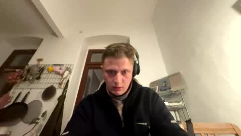 deep_long_vibes online show from December 15, 2024, 11:20 pm