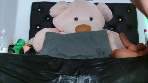 Snapshot of deepselenaxxx chatting on December 11, 2024, 8:28 pm Selena online show from December 11, 2024, 8:28 pm