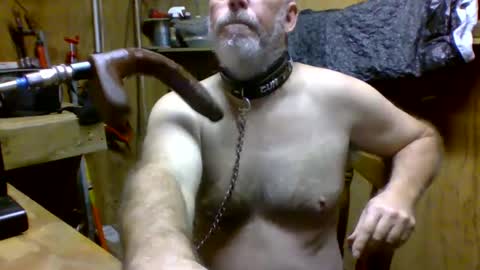 Snapshot of deepthroat227 chatting on December 9, 2024, 10:20 pm Deepthroat My Big Dildos online show from December 9, 2024, 10:20 pm