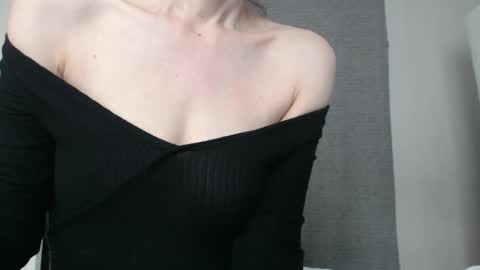 KamiDevi online show from September 20, 2025, 2:18 pm