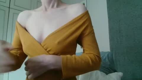 KamiDevi online show from September 25, 2025, 1:48 pm