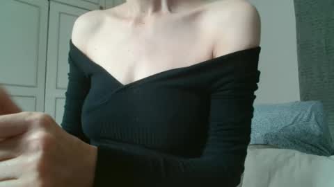 KamiDevi online show from September 27, 2025, 2:22 pm