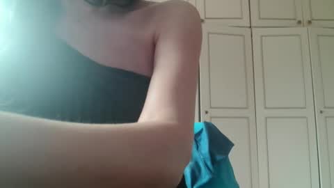 Snapshot of deessedivine chatting on May 13, 2026, 3:31 pm KamiDevi online show from May 13, 2026, 3:31 pm