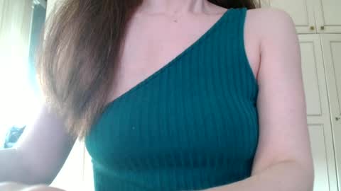 Snapshot of deessedivine chatting on July 1, 2026, 1:02 pm KamiDevi online show from July 1, 2026, 1:02 pm