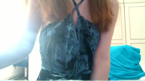 Snapshot of deessedivine chatting on July 4, 2026, 12:33 pm KamiDevi online show from July 4, 2026, 12:33 pm