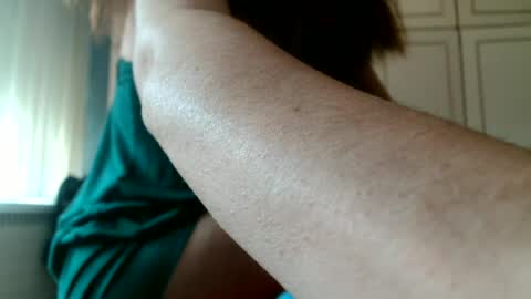 Snapshot of deessedivine chatting on July 8, 2026, 12:53 pm KamiDevi online show from July 8, 2026, 12:53 pm