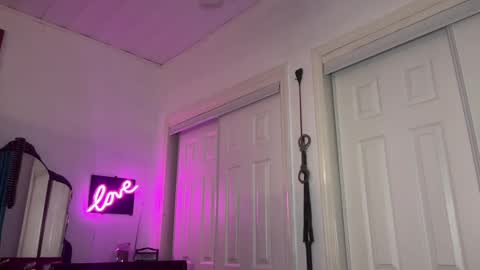 Tori online show from September 28, 2025, 3:12 am