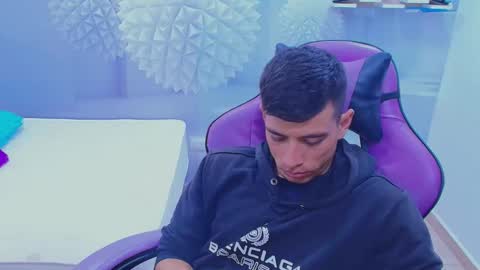 Snapshot of deiby_baby chatting on November 4, 2025, 6:18 pm DEIBY online show from November 4, 2025, 6:18 pm