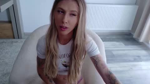 Di online show from October 24, 2025, 12:12 pm