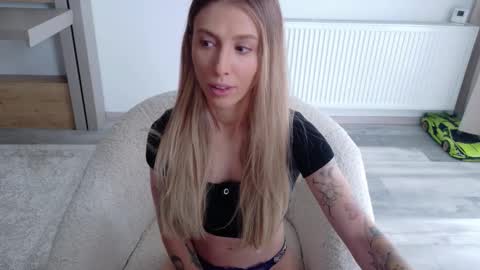 Di online show from November 24, 2025, 10:04 am