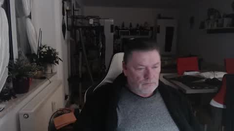 deinprinz2312 online show from December 31, 2024, 5:11 am