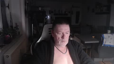 deinprinz2312 online show from March 9, 2025, 5:33 am