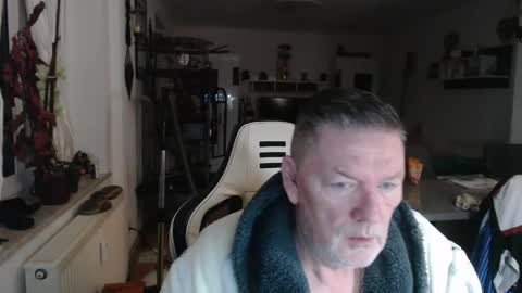 deinprinz2312 online show from February 4, 2026, 6:30 am