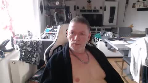 deinprinz2312 online show from February 24, 2026, 9:40 am