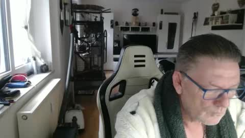 Snapshot of deinprinz2312 chatting on April 20, 2026, 5:32 am deinprinz2312 online show from April 20, 2026, 5:32 am