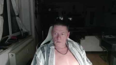 Snapshot of deinprinz2312 chatting on April 21, 2026, 2:37 am deinprinz2312 online show from April 21, 2026, 2:37 am