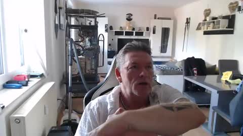Snapshot of deinprinz2312 chatting on June 1, 2026, 8:16 am deinprinz2312 online show from June 1, 2026, 8:16 am