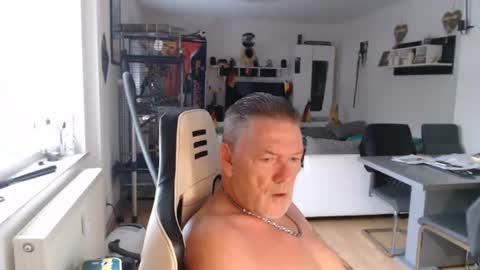 deinprinz2312 online show from June 22, 2026, 5:26 am