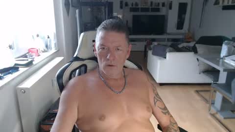 deinprinz2312 online show from July 6, 2026, 5:04 am