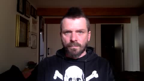 Snapshot of deivitzzz chatting on December 19, 2024, 12:01 pm Hermes online show from December 19, 2024, 12:01 pm