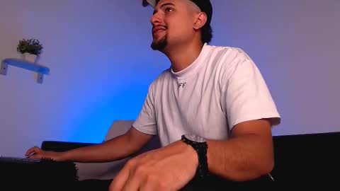  DEIVY  online show from March 17, 2026, 9:29 pm