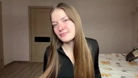 Mila online show from February 12, 2026, 7:47 am